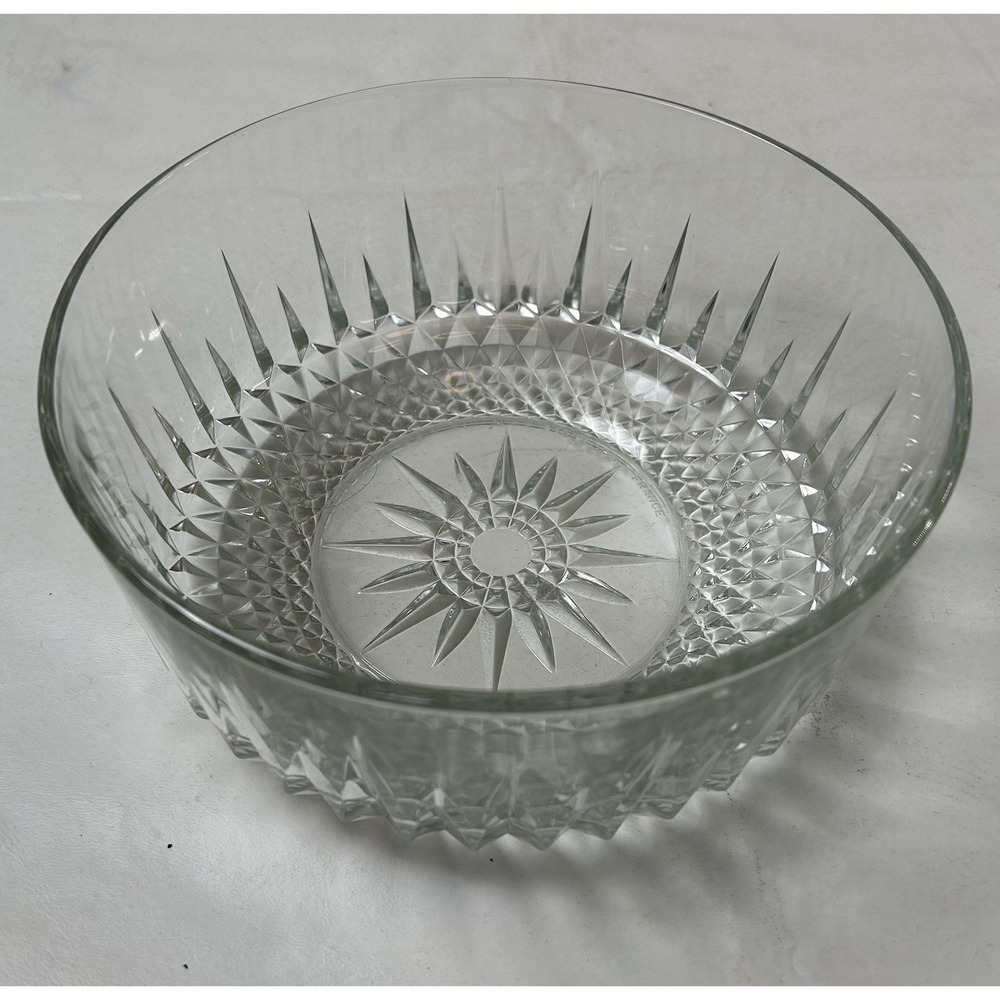 Lovely Arcoroc Glass Serving Bowl 9" Diamond Point Vtg Starburst Salad Fruit MCM
